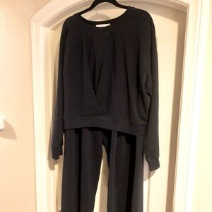 Leisure pant set. Great for travel.